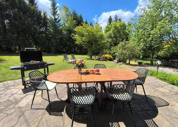 Waldnest Eifel Ferienhaus *